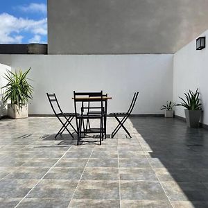 Departamento Para 4 Personas, Con Cochera, A Metros Del Centro De La Ciudad